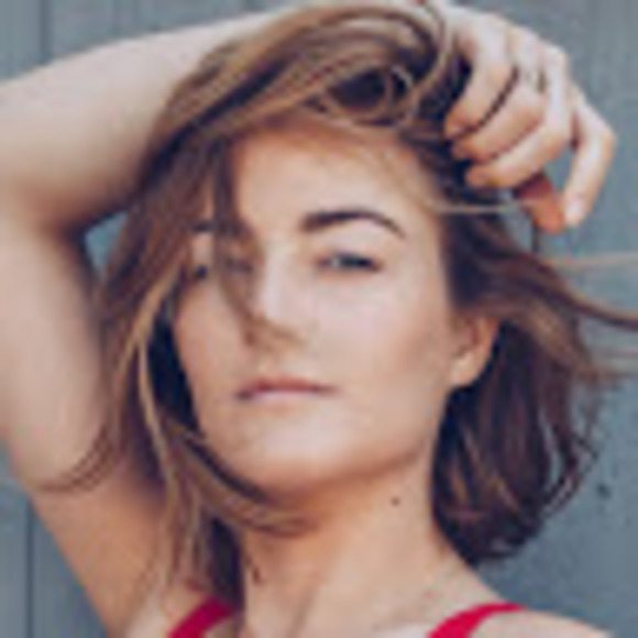 Meet your Posher, Caley - Picture 1 of 1